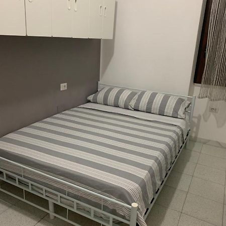 Bedroom Low Cost Di Elisa Quartucciu Exterior foto